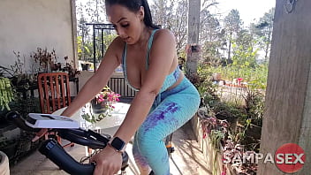 Morena da Bunda GG got horny on the spinning bike and asked to fuck her ass and fill her pussy with cum - Regina Rizzi - MarquesXXX
